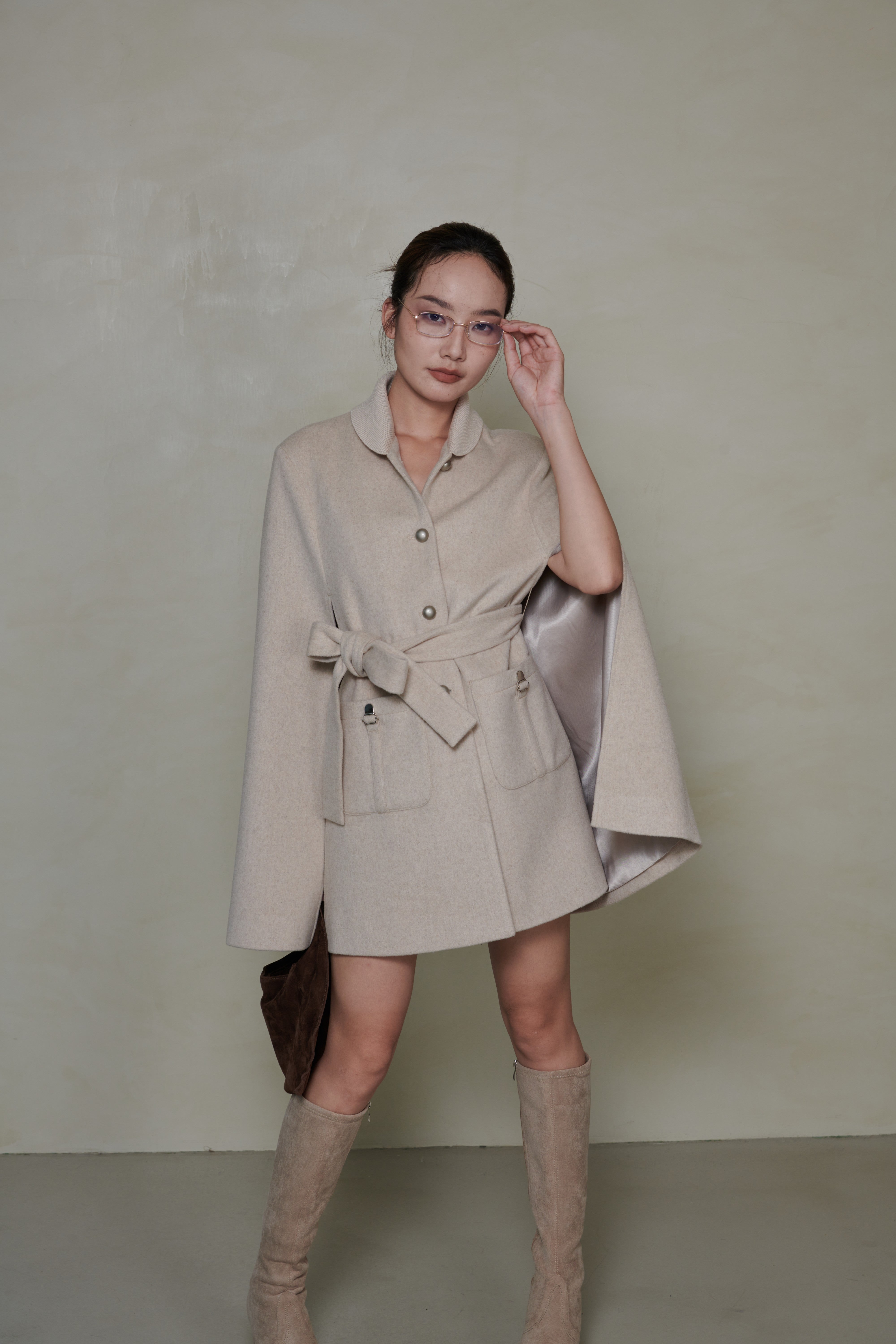 049 SHORT CAPE - ECRU